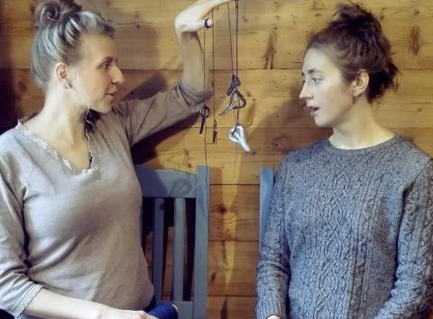 Parmupill astub NUKU muuseumis klaassillale